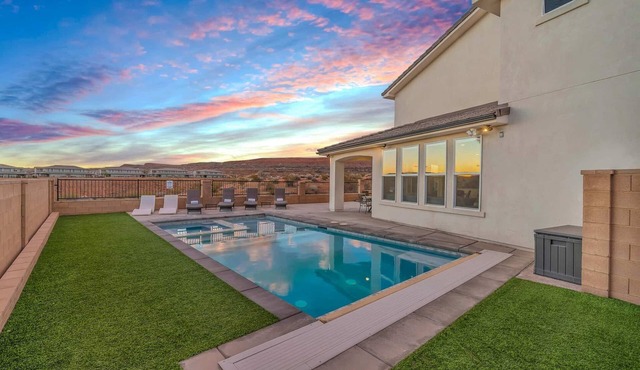 Paseos Poolhouse: Pool + Lazy River + Waterslide