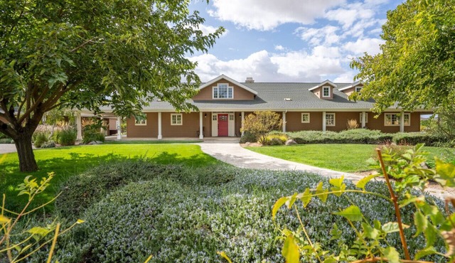 Paso Robles Nut House · Casa Delle Noci-Beautiful Rambling Ranch House