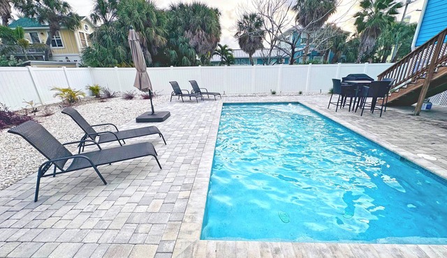 Pass-A-Grille St Pete Beach 4/2.5 WiFi Parking