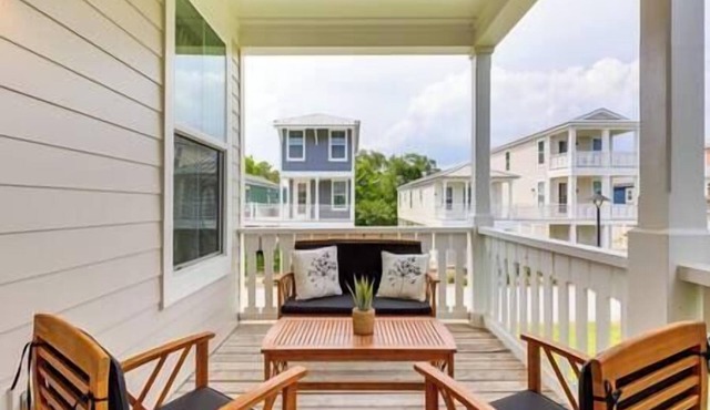 Pass Christian Vacation Rental < 1/2 Mi to Beach!