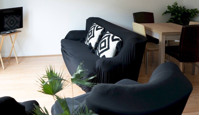 Pass the Keys | 2-bedroom Southside Glasgow with Parking