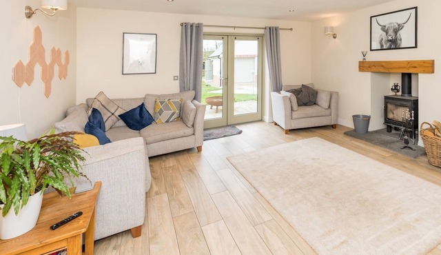 Pass the Keys | 2 Beech Tree Lane a 4 bedroom house