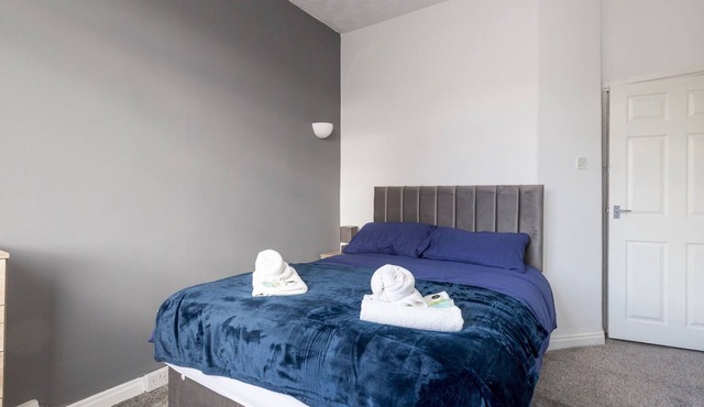 Pass the Keys | 5-Bed Darlington | Great for Groups & Longer Stays