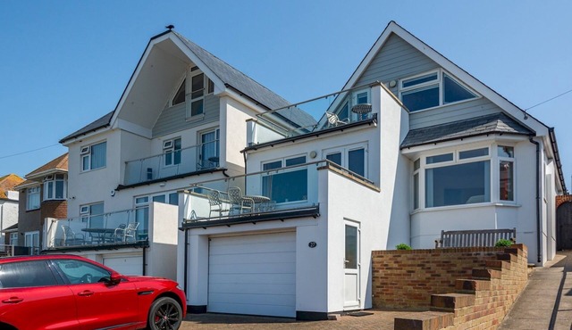 Pass the Keys | A Spacious Seaside house in Hampton, Herne Bay