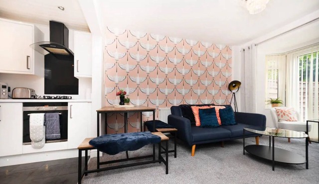 Pass the Keys | Beautifully refurbished house close to Airport