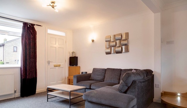 Pass the Keys | Beautiful 4BR with Private Garden