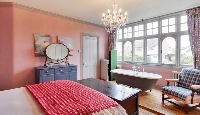 Pass the Keys | Beautifully renovated town house in market town