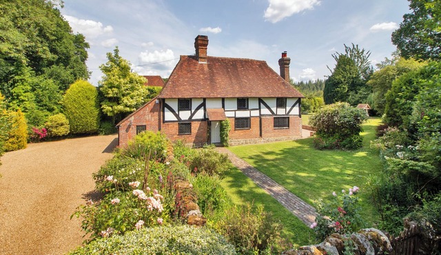 Pass the Keys | Beautiful Countryside Cottage