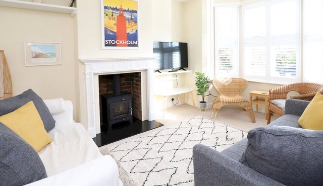 Pass the Keys | Beautiful Victorian 3 Bed Townhouse