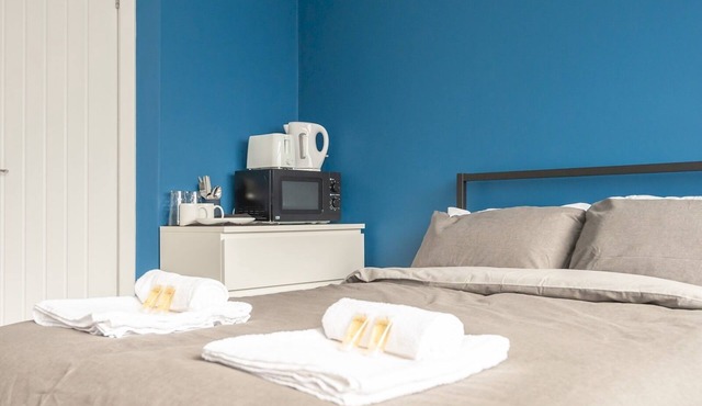 Pass the Keys | Burnley Central Hub Stylish Stay