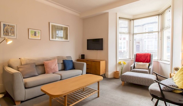 Pass the Keys | Charming Seaside Retreat | 2BR Flat in Cullercoats