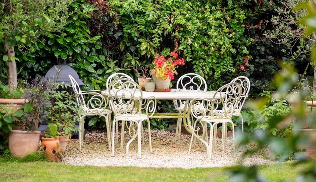 Pass the Keys | Charming 18th century stone cottage