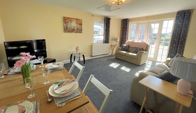 Pass the Keys | Charming 2BR Cottage in Beautiful Rural Village