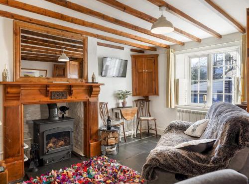 Pass the Keys Cosy Cottage in Corris One wellbehaved dog welcome