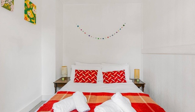 Pass the Keys | Cosy Garden Home