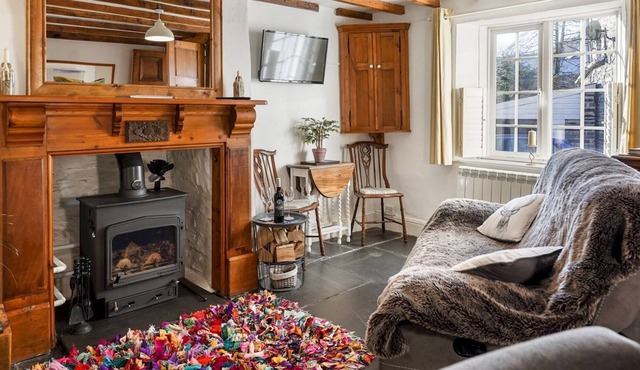 Pass the Keys | Cosy Cottage in Corris One wellbehaved dog welcome