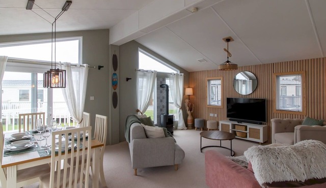 Pass the Keys | Cozy 2-Bed Lodge by the Sea – Whitley Bay Retreat