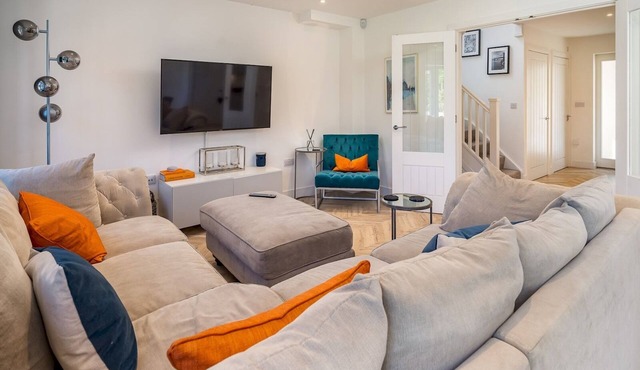 Pass the Keys | Delightful 3 Bed Country home with Large Garden