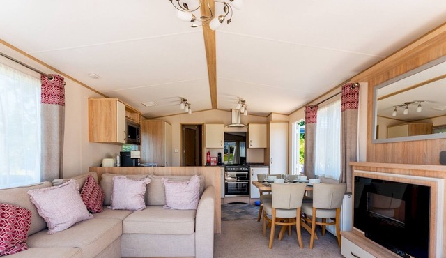 Pass the Keys | Delightful 2 bedroom caravan with parking