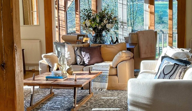 Pass the Keys | Fabulous Country Estate Private Cinema Quiet Area