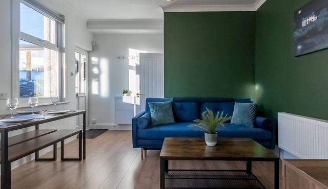 Pass the Keys | Comfortable flat in the heart of Leigh