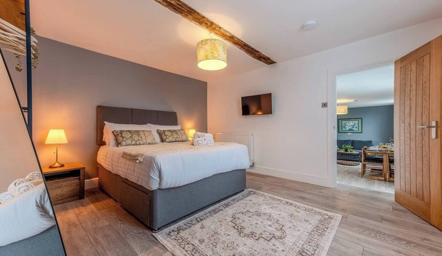 Pass the Keys | Hillarys' Hideaway at The Iron House