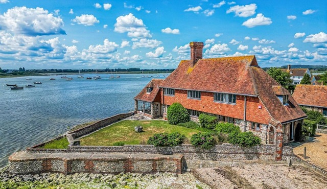 Pass the Keys | Historic Waterfront Home in Bosham