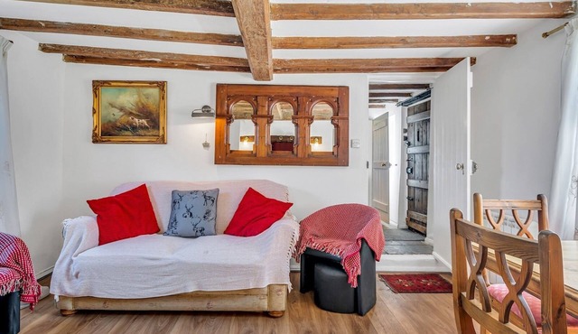 Pass the Keys | Lovely Cottage just outside of Canterbury