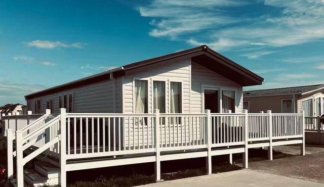 Pass the Keys | Luxury Lodge