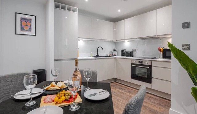 Pass the Keys | Luxury Liverpool Flat with Amazing River Views