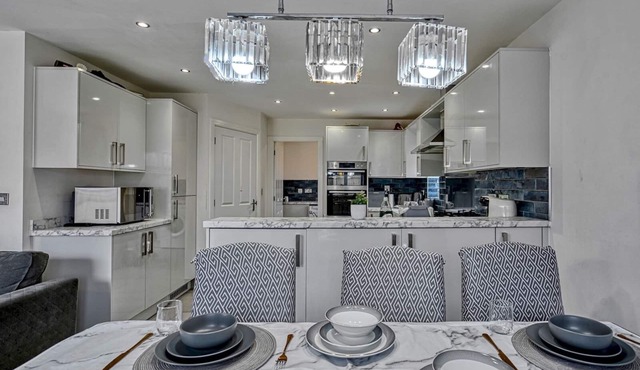 Pass the Keys | Luxury 4 Bedrooms Detached Holiday Home - Villa