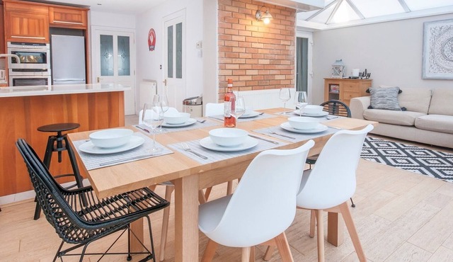 Pass the Keys | Luxury spacious 3Bed home close to City/Stadiums