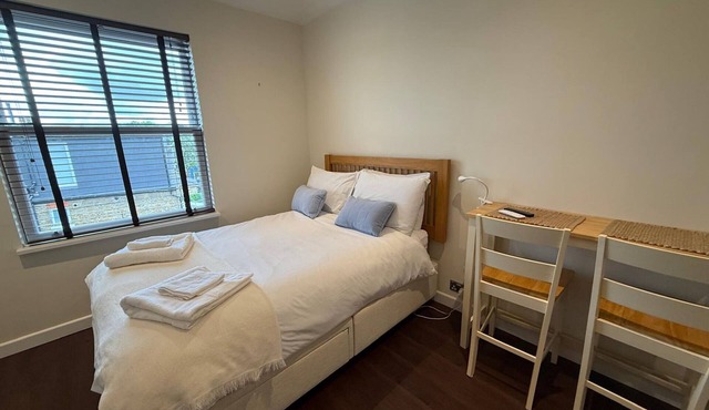 Pass the Keys | Modern Elegant Studio 20 Minutes to Central London