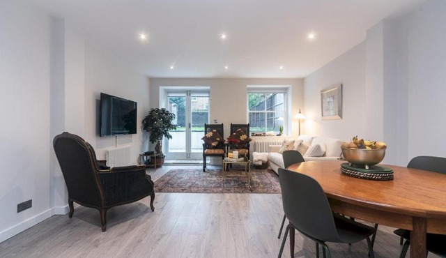 Pass the Keys Modern Apartment 2 Minute Walk From Station