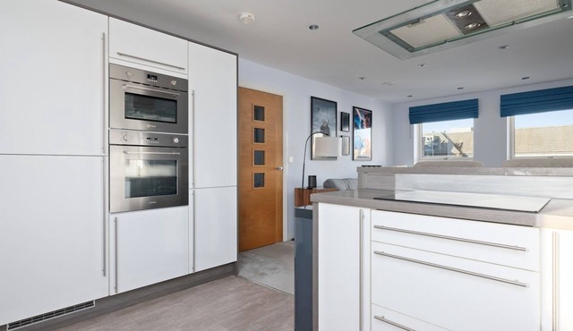 Pass the Keys |Modern 2bed Apartment Edinburgh