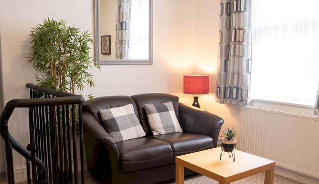 Pass the Keys | New! 1 bed apartment with parking - HOOLE!