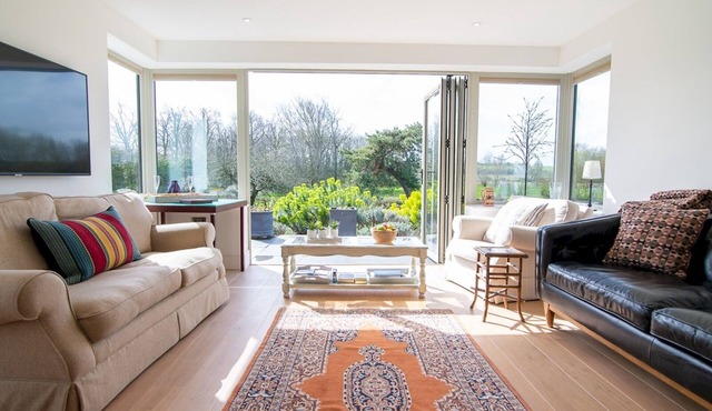 Pass the Keys | Peaceful Countryside Residence