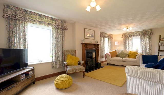 Pass the Keys Porth Vaynor Farmhouse and Gardens