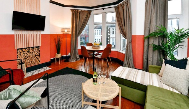 Pass the Keys | Quirky 2 Bed Apartment Sleeps 4