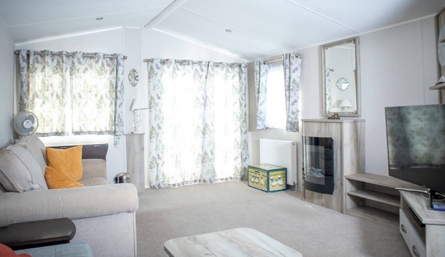 Pass the Keys | Sheerness Holiday Caravan for 6