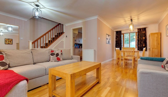 Pass the Keys | Spacious Modern Home near River Cam | Free Parking