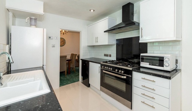 Pass the Keys | Spacious & Fabulous 3 BDR Family House