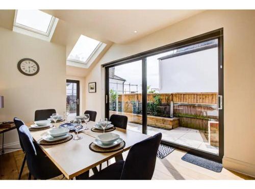 Pass the Keys Stunning house in Leigh