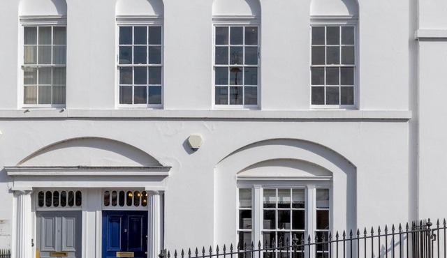 Pass the Keys Stunning Georgian town house in the centre of town