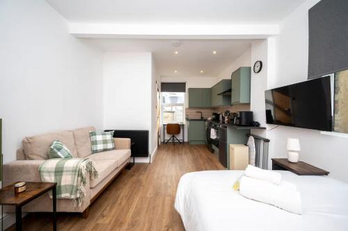 Pass the Keys The Retreat - Stylish Croydon Studio Apartment