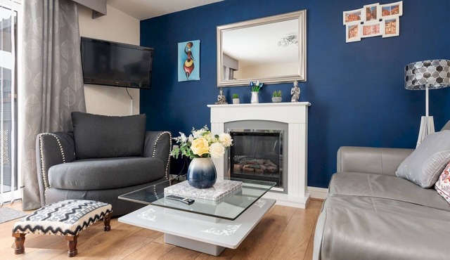 Pass the Keys | Two Bed House, Garden Bar, Parking, Bootle