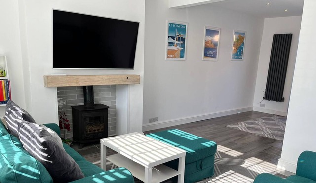 Pass the Keys | Well located 2 bedroom home Beautifully decorated