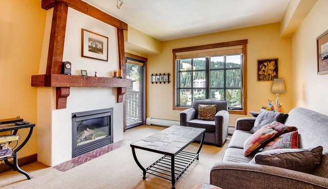 Passage Point 1BR/1BA, Ski Slope Views, Walk to Lifts