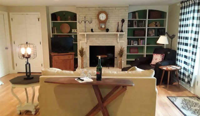 Pastoral retreat in the middle of Burmil Park, yet minutes from amenities