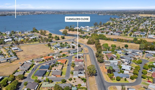 Pat's Place Sun and Lake